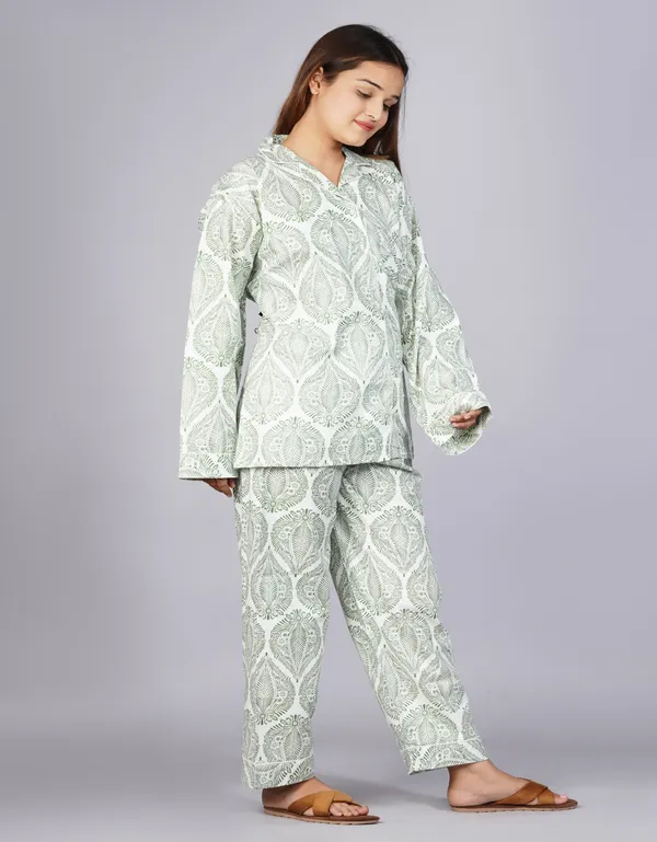 Dark_Green_&_White_Soft_Cotton_Nightsuit_For_Women_&_Girls