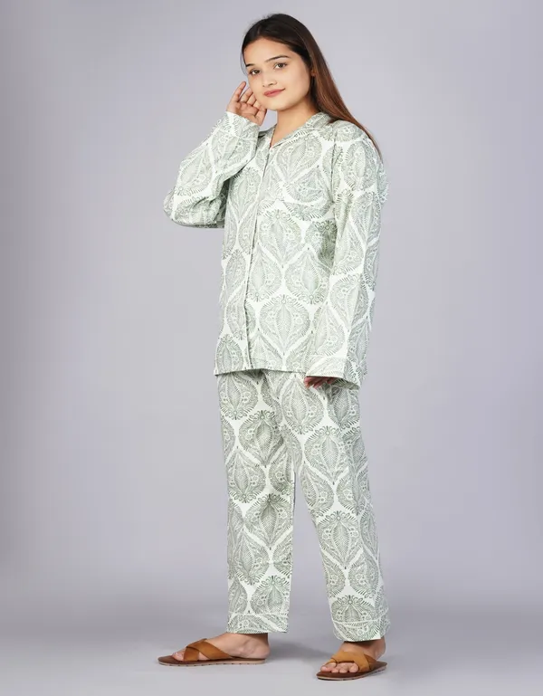 Dark_Green_&_White_Soft_Cotton_Nightsuit_For_Women_&_Girls
