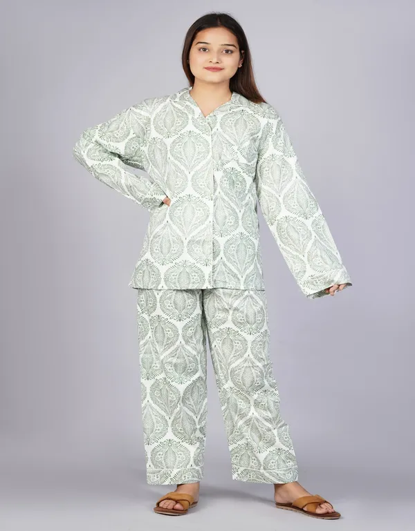Dark_Green_&_White_Soft_Cotton_Nightsuit_For_Women_&_Girls