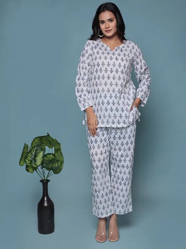 White_Hand_Block_Print_Pure_Cotton_Nightsuit_For_Women_&_Girls