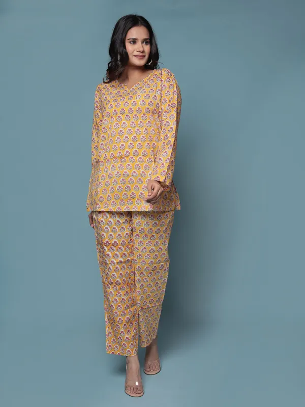 Yellow_Hand_Block_Print_Pure_Cotton_Nightsuit_For_Women_&_Girls