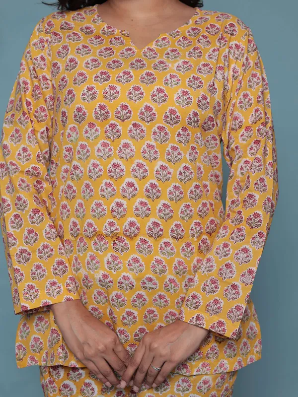 Yellow_Hand_Block_Print_Pure_Cotton_Nightsuit_For_Women_&_Girls