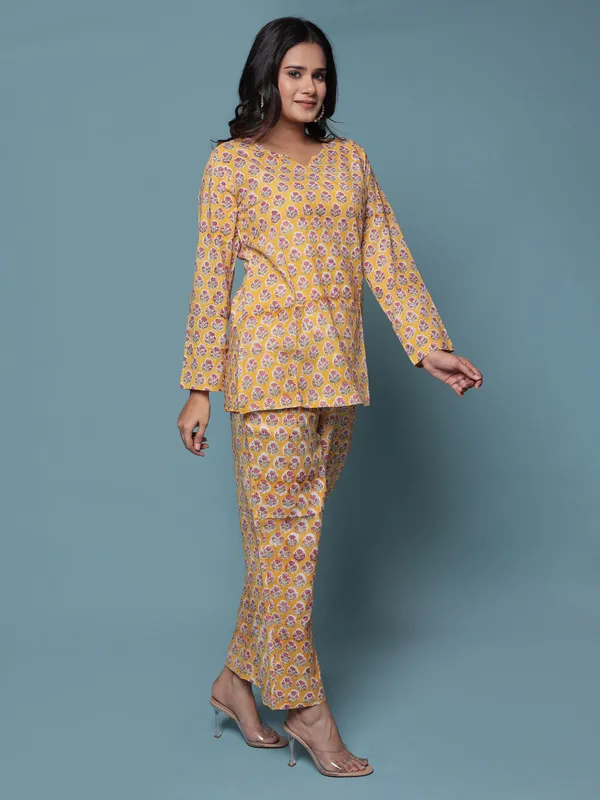 Yellow_Hand_Block_Print_Pure_Cotton_Nightsuit_For_Women_&_Girls