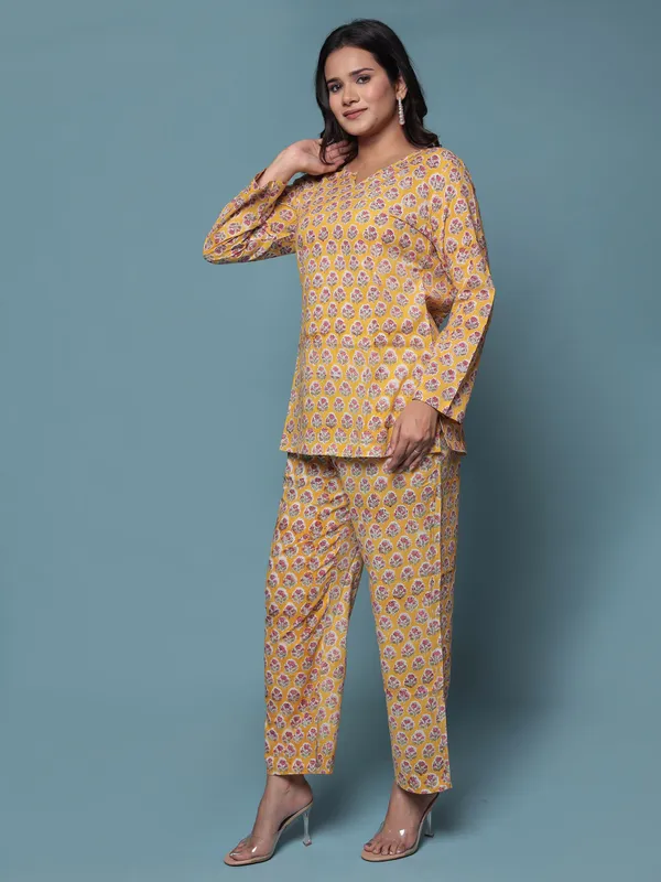Yellow_Hand_Block_Print_Pure_Cotton_Nightsuit_For_Women_&_Girls