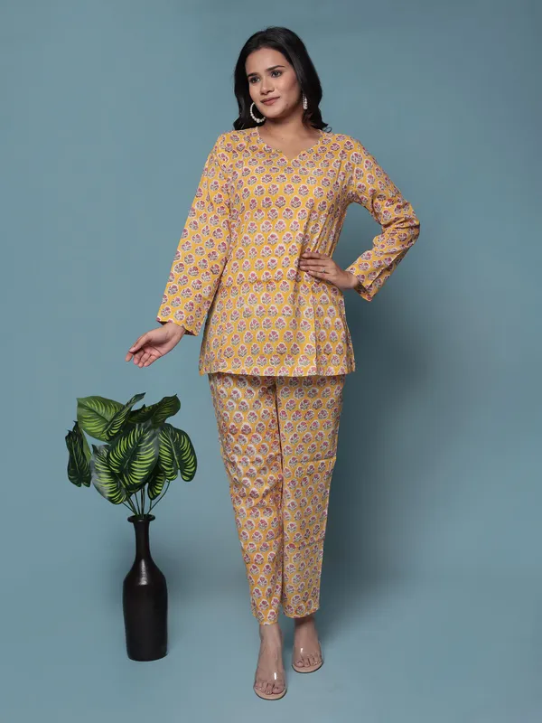 Yellow_Hand_Block_Print_Pure_Cotton_Nightsuit_For_Women_&_Girls