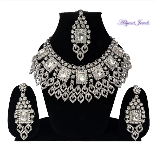 Silver_Premium_&_Elegant_Alloy_Jewellery_Set_For_Women_Adults