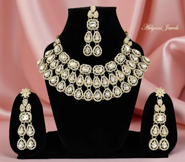 Silver_Premium_&_Elegant_Alloy_Jewellery_Set_For_Women_Adults