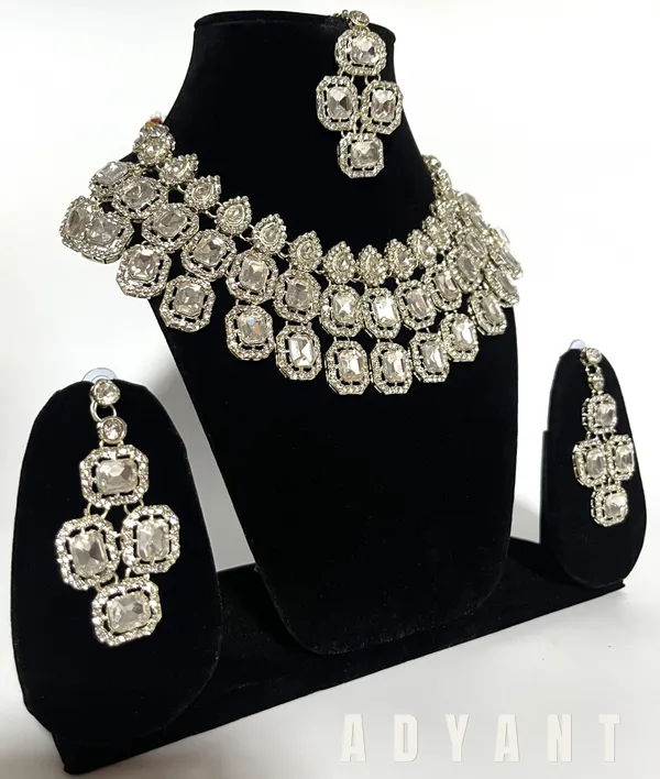 Silver_Premium_&_Elegant_Alloy_Jewellery_Set_For_Women_Adults