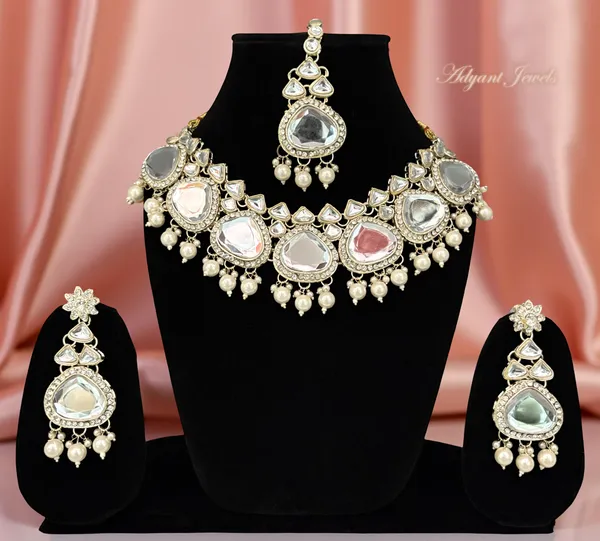 Silver_Premium_&_Elegant_Alloy_Jewellery_Set_For_Women_Adults