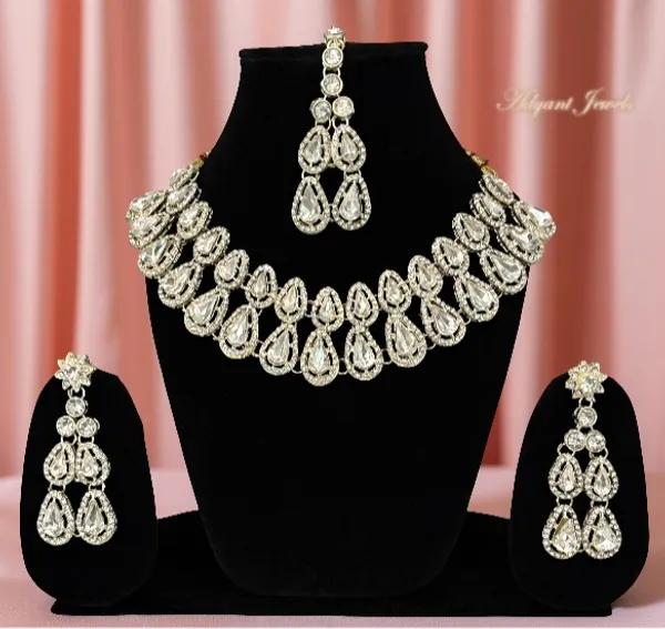 Silver_Premium_&_Elegant_Alloy_Jewellery_Set_For_Women_Adults