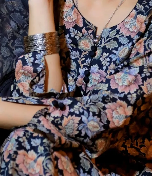 Black_Floral_Cotton_Lawn_Premium_Suit_Set_For_Women
