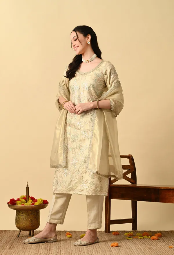 Golden_Embroidered_Tissue_Organza_Premium_Suit_Set_For_Women