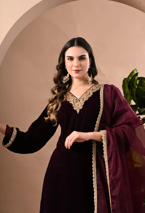 Velvet_Embroidered_Pashmina_Premium_Suit_For_Women
