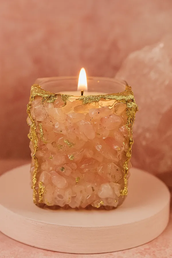 CUPID’S_WHISPER_Rose_Quartz_Small_Crystal_Candle_–_1_Wick_Luxury_Soy_Wax_Candle_for_Love,_Positivity_&_Romance_|_Hand-Decorated_with_Natural_Rose_Quartz_Crystals