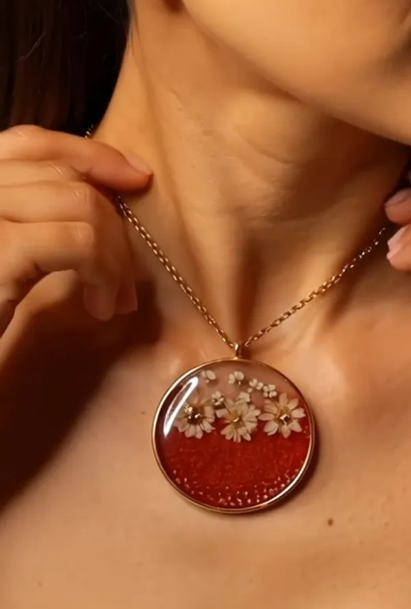 Cherry_Red_Glow_Pendant_For_Women