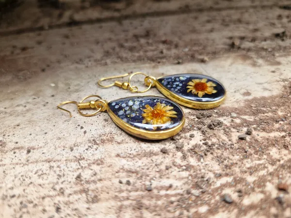 Floral_Black_Earrings_For_Women