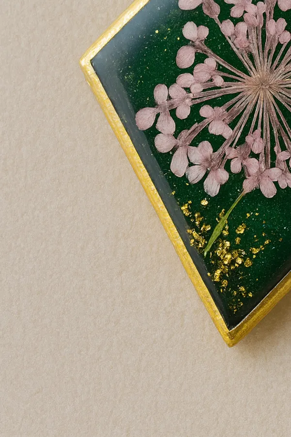 Green_Emerald_Bloom_Pendant_For_Women