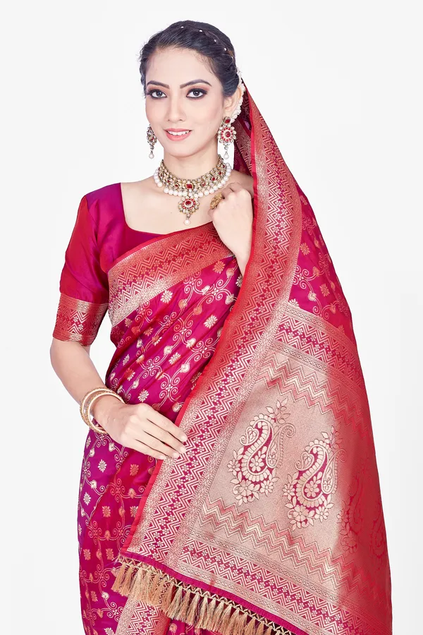 Red_Banarsi_Silk_Saree_For_Women