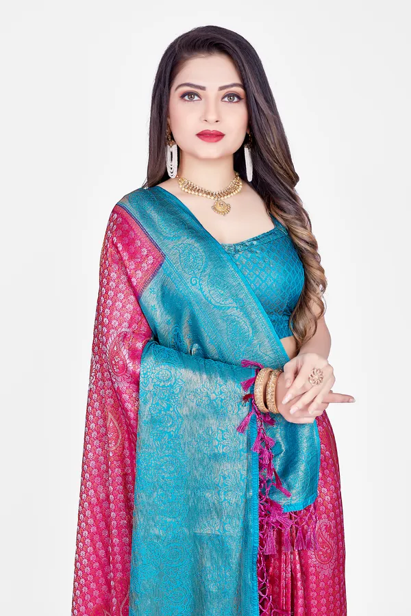 Designer_Banarasi_Saree_for_Elegant_Look_By_AAGIRI