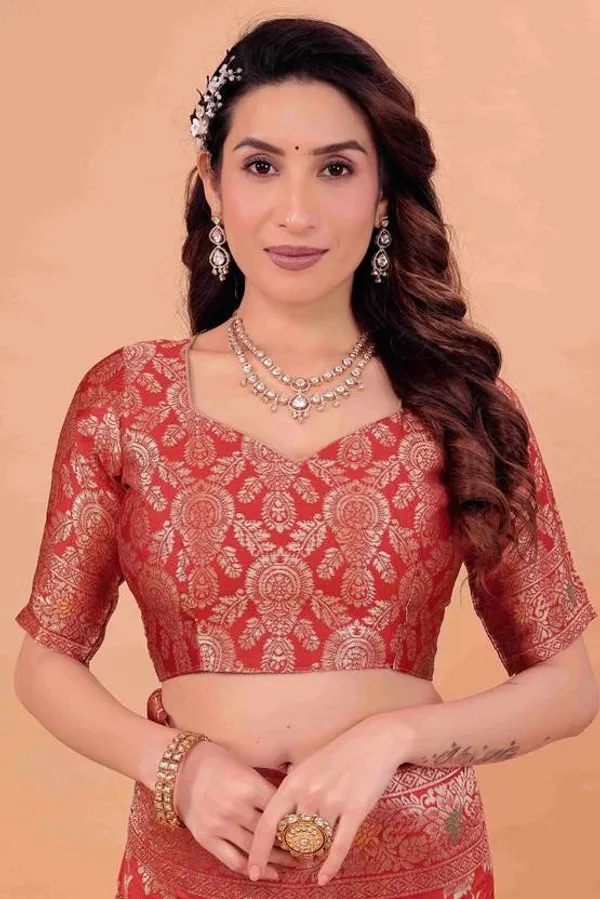 Pure_Dola_Silk_Banarasi_Saree_with_Rose_Motifs,_Zari_Weaving,_and_Piping_Lace_Borders_with_unstitched_Brocade_design_blouse_piece