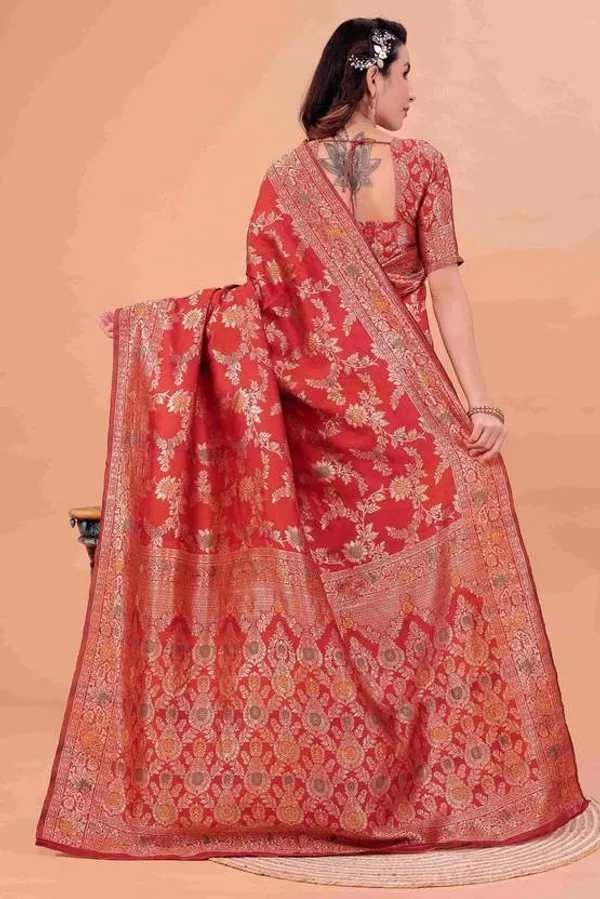 Pure_Dola_Silk_Banarasi_Saree_with_Rose_Motifs,_Zari_Weaving,_and_Piping_Lace_Borders_with_unstitched_Brocade_design_blouse_piece