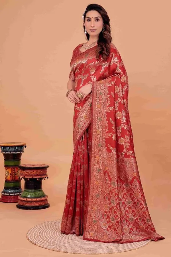 Pure_Dola_Silk_Banarasi_Saree_with_Rose_Motifs,_Zari_Weaving,_and_Piping_Lace_Borders_with_unstitched_Brocade_design_blouse_piece