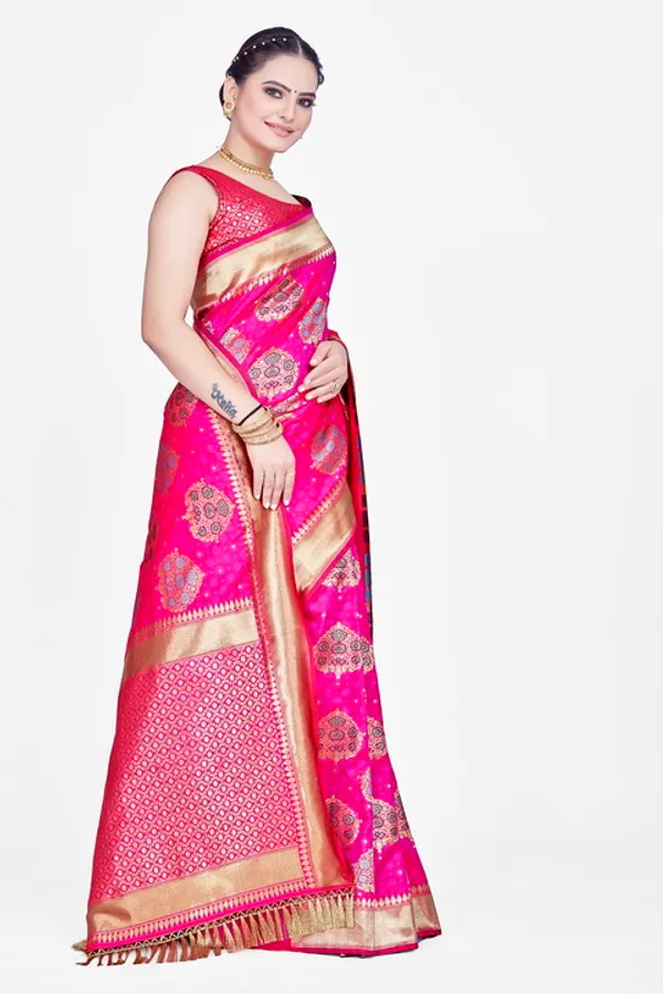Gold_-Toned_Ethnic_Motifs_Woven_Design_Zari_Kia_Silk_Cotton_Saree