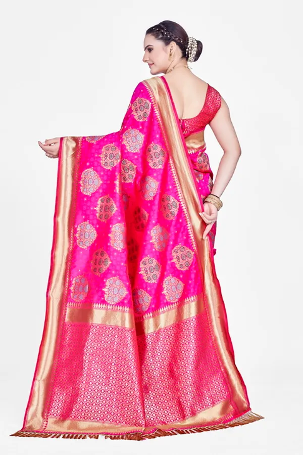Gold_-Toned_Ethnic_Motifs_Woven_Design_Zari_Kia_Silk_Cotton_Saree