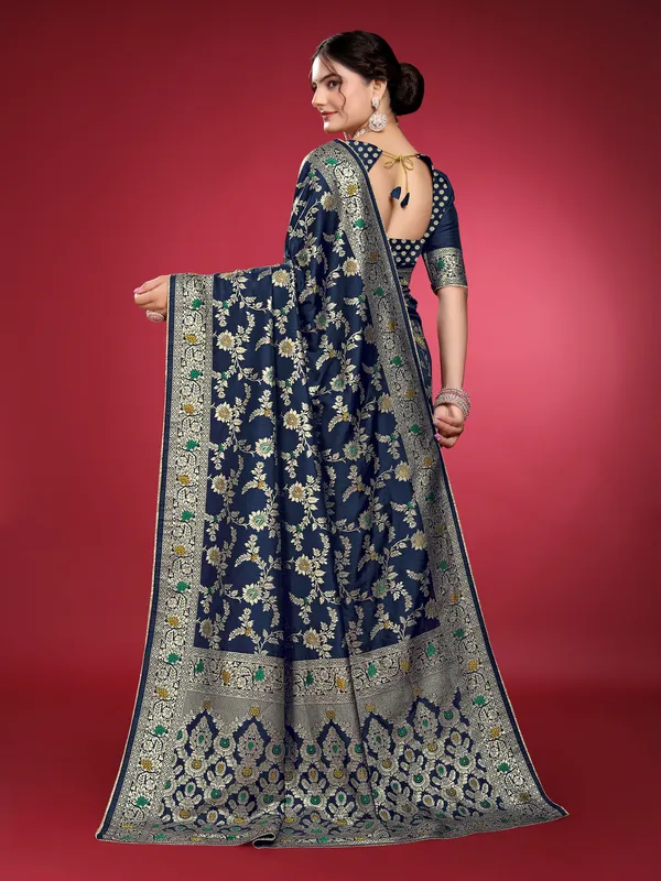 Pure_Dola_Silk_Banarasi_Saree_with_Rose_Motifs,_Zari_Weaving,_and_Piping_Lace_Borders_with_unstitched_Brocade_design_blouse_piece