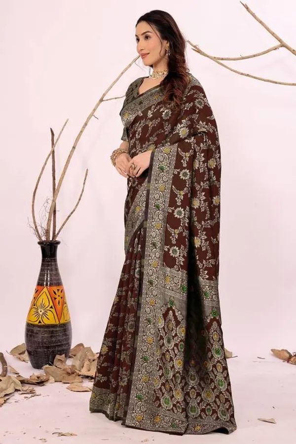 Pure_Dola_Silk_Banarasi_Saree_with_Rose_Motifs,_Zari_Weaving,_and_Piping_Lace_Borders_with_unstitched_Brocade_design_blouse_piece