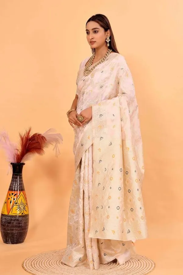 Pure_Dola_Silk_Banarasi_Saree_with_Rose_Motifs,_Zari_Weaving,_and_Piping_Lace_Borders_with_unstitched_Brocade_design_blouse_piece