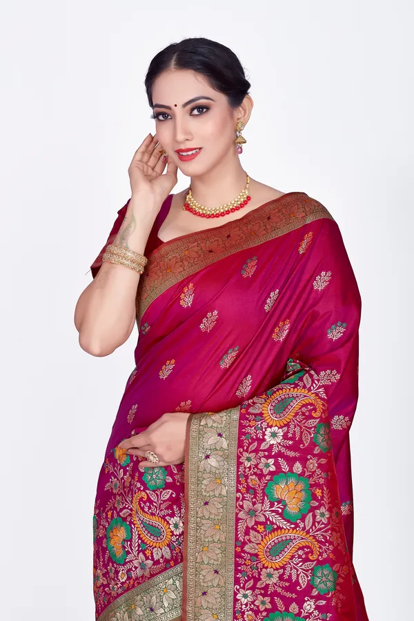 Premium_Banarsi_Silk_saree_,_Unique_design_with_multicolour,_premium_Zari_work