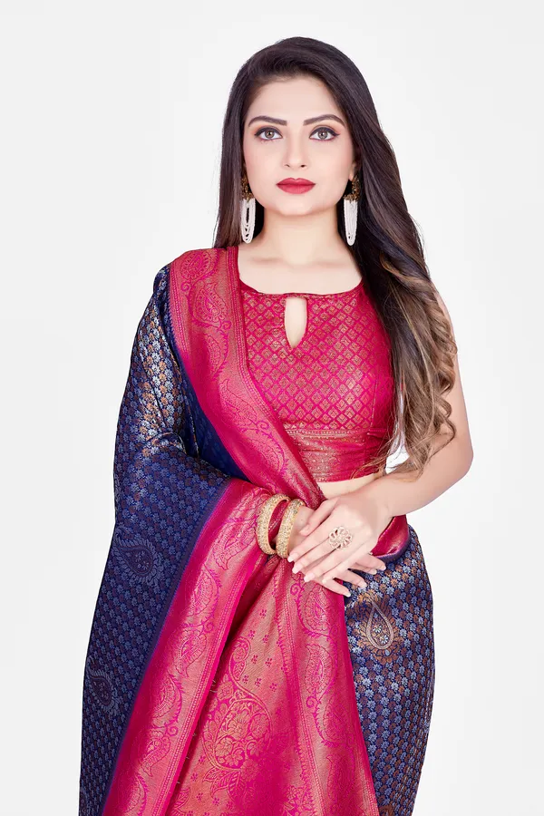 Designer_Banarasi_Saree_for_Elegant_Look_By_AAGIRI