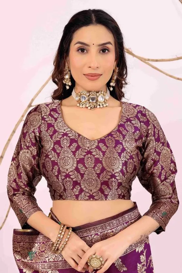 Pure_Dola_Silk_Banarasi_Saree_with_Rose_Motifs,_Zari_Weaving,_and_Piping_Lace_Borders_with_unstitched_Brocade_design_blouse_piece