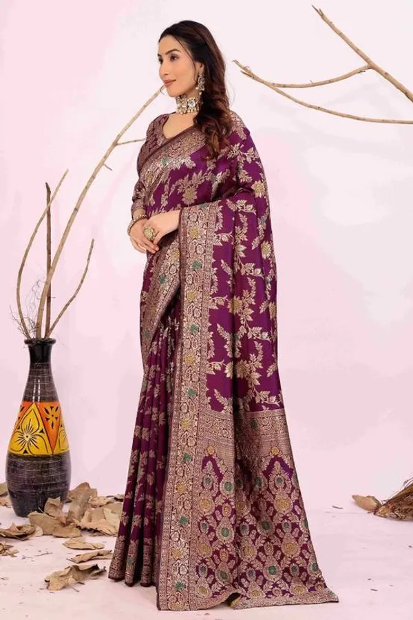 Pure_Dola_Silk_Banarasi_Saree_with_Rose_Motifs,_Zari_Weaving,_and_Piping_Lace_Borders_with_unstitched_Brocade_design_blouse_piece