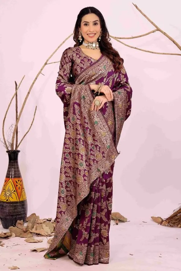 Pure_Dola_Silk_Banarasi_Saree_with_Rose_Motifs,_Zari_Weaving,_and_Piping_Lace_Borders_with_unstitched_Brocade_design_blouse_piece