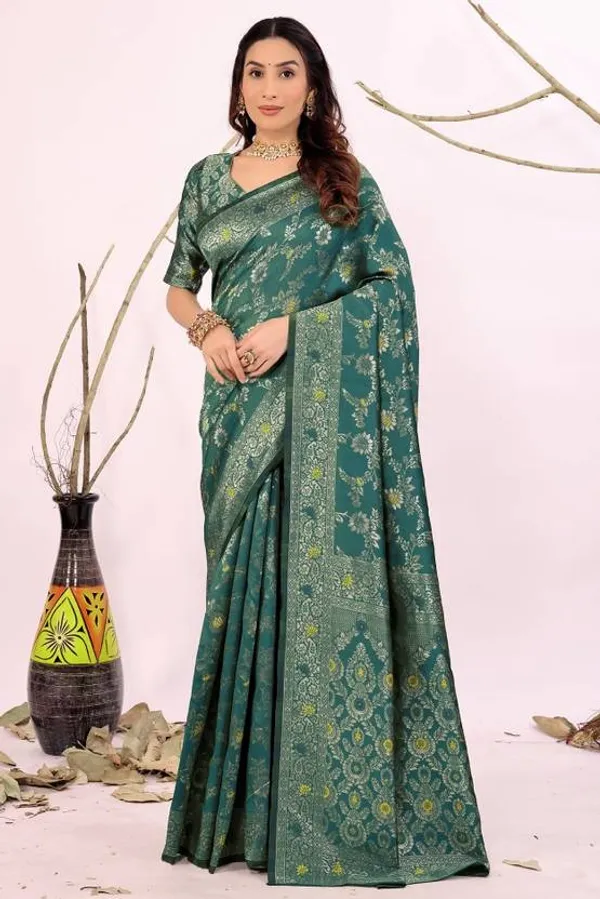 Pure_Dola_Silk_Banarasi_Saree_with_Rose_Motifs,_Zari_Weaving,_and_Piping_Lace_Borders_with_unstitched_Brocade_design_blouse_piece