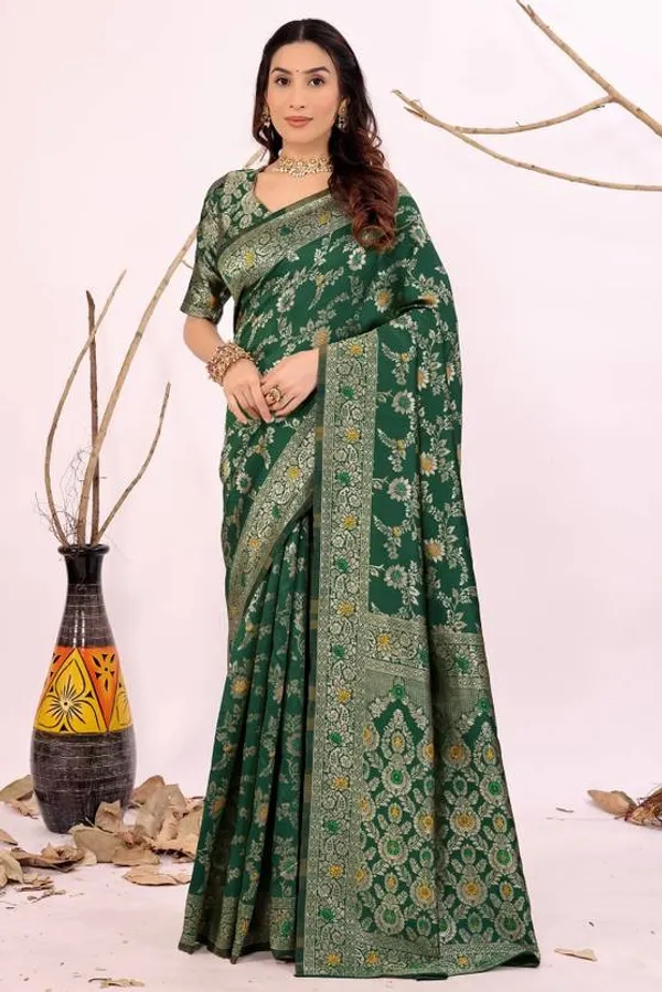 Pure_Dola_Silk_Banarasi_Saree_with_Rose_Motifs,_Zari_Weaving,_and_Piping_Lace_Borders_with_unstitched_Brocade_design_blouse_piece