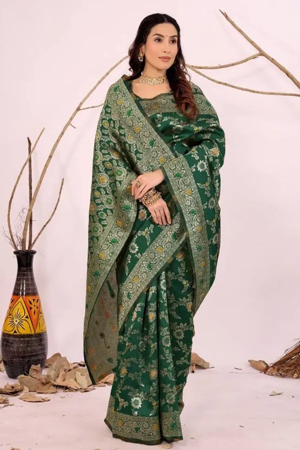 Pure_Dola_Silk_Banarasi_Saree_with_Rose_Motifs,_Zari_Weaving,_and_Piping_Lace_Borders_with_unstitched_Brocade_design_blouse_piece