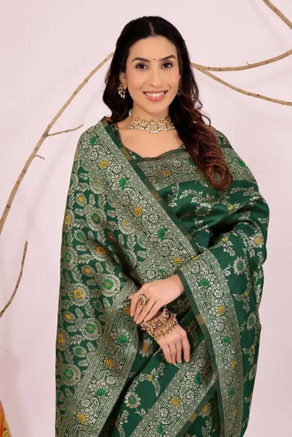 Pure_Dola_Silk_Banarasi_Saree_with_Rose_Motifs,_Zari_Weaving,_and_Piping_Lace_Borders_with_unstitched_Brocade_design_blouse_piece
