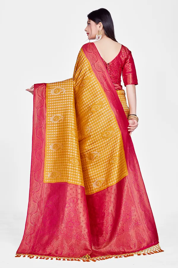 Designer_Banarasi_Saree_for_Elegant_Look_By_AAGIRI