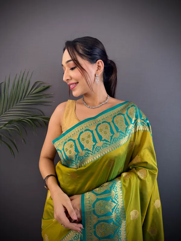 Pista_Green_Banarasi_Silk_Saree_With_Unstitched_Blouse_Piece_|_For_Women