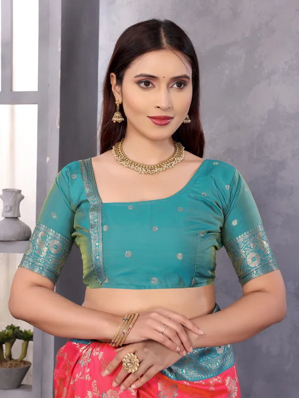 Gajari_Banarasi_Silk_Saree_With_Unstitched_Blouse_Piece_|_For_Women