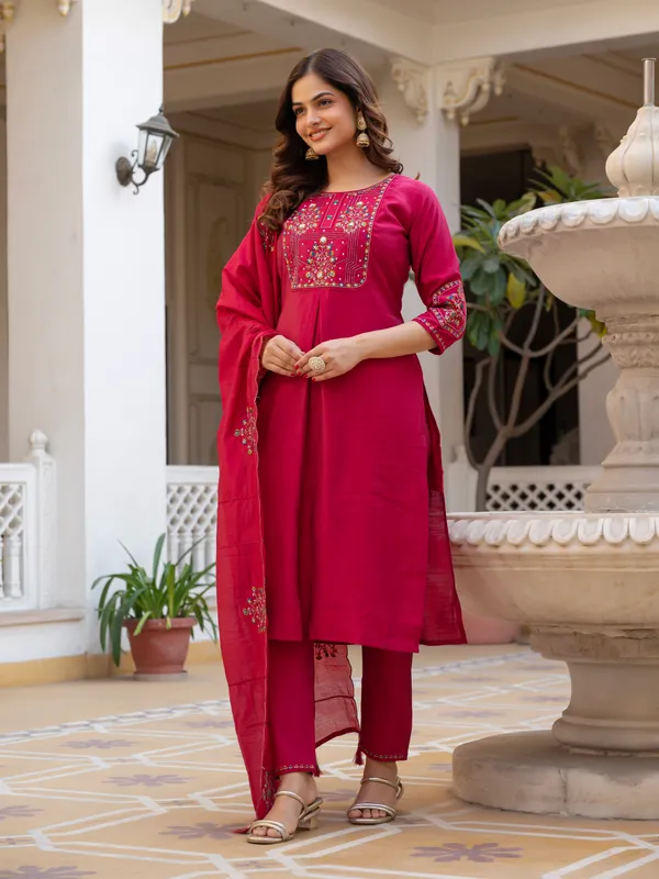 Premium_Quality_Hand_Work_Designe_Kurti_Set