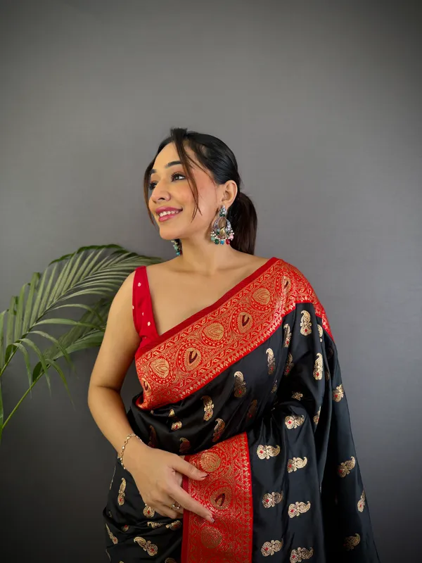 Black_Banarasi_Silk_Saree_With_Unstitched_Blouse_Piece_|_For_Women