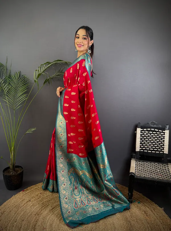 Red_Banarasi_Silk_Saree_With_Unstitched_Blouse_Piece_|_For_Women