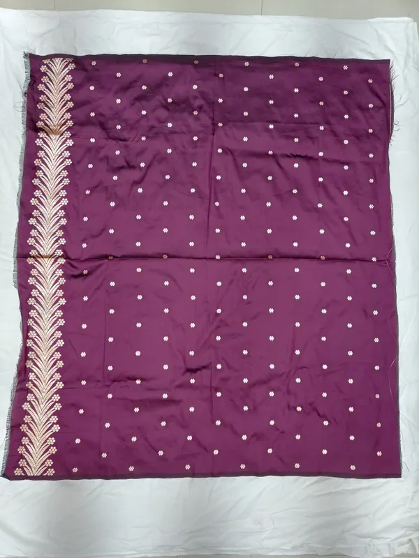 Wine_Banarasi_Silk_Saree_With_Unstitched_Blouse_Piece_For_Woman