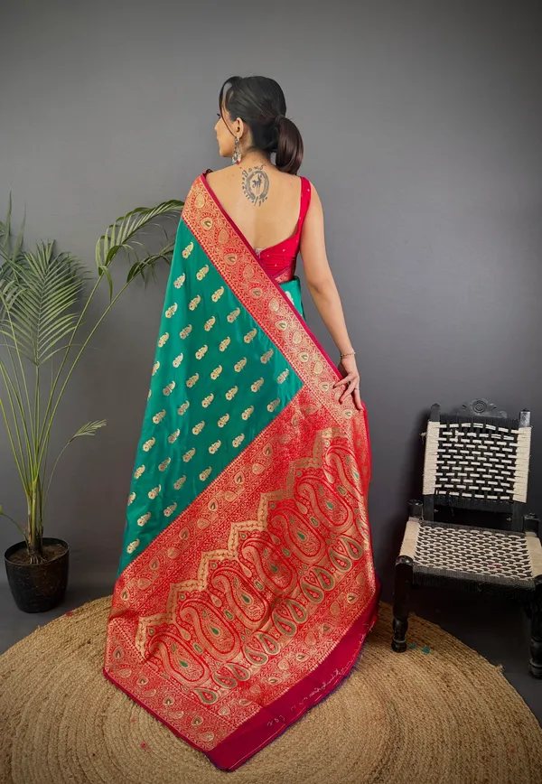 Rama_Green_Banarasi_Silk_Saree_With_Unstitched_Blouse_Piece_|_For_Women
