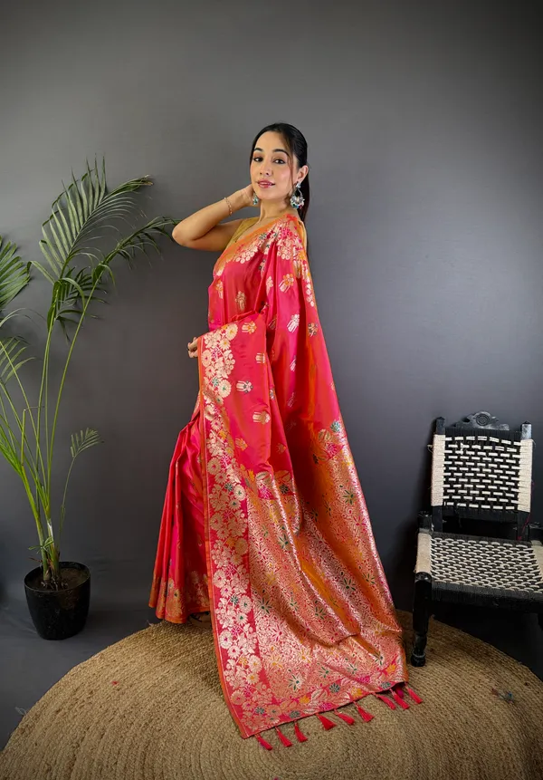 Gajari_Red_Banarasi_Silk_Saree_With_Unstitched_Blouse_Piece_|_For_Women