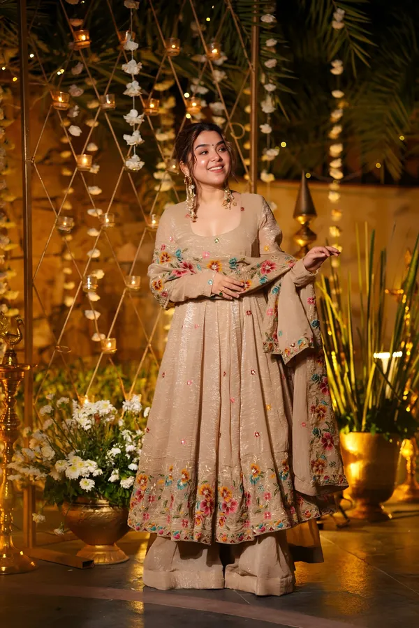 BEIGE_COLOUR_PREMIUM_READYMADE_ANARKALI_SUIT_SET_(3PCS)
